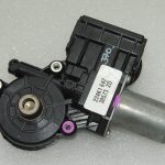 Toyota Yaris IV elektrisko logu motors priekšējais kreisais 85720K0020
