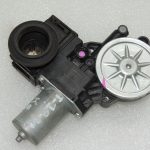 Toyota Yaris IV elektrisko logu motors priekšējais kreisais 85720K0020