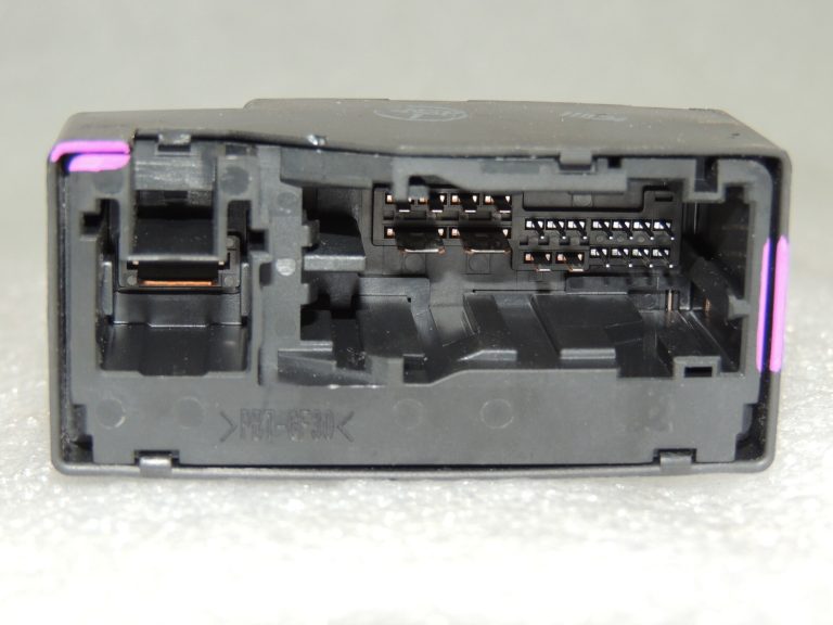 Toyota Yaris IV vadības bloks 82644K0060