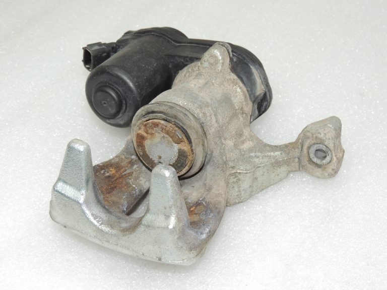 Toyota Yaris IV bremžu suports aizmugurējais kreisais 47850K0010