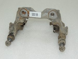 Toyota Yaris IV Aizmugurējais kreisais bremžu suporta kronšteins 47822K9000