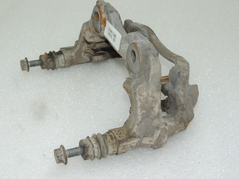 Toyota Yaris IV Aizmugurējais kreisais bremžu suporta kronšteins 47822K9000
