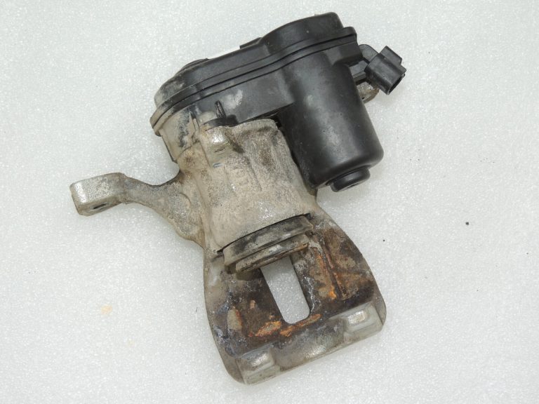 Toyota Yaris IV Aizmugurējais bremžu suports labajā pusē 47830K0010