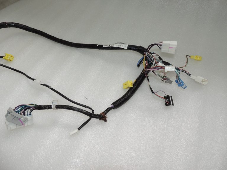 Toyota Yaris IV 1.5 HEV 68kW Interjera apakšējā elektroinstalācija 82161K0A40