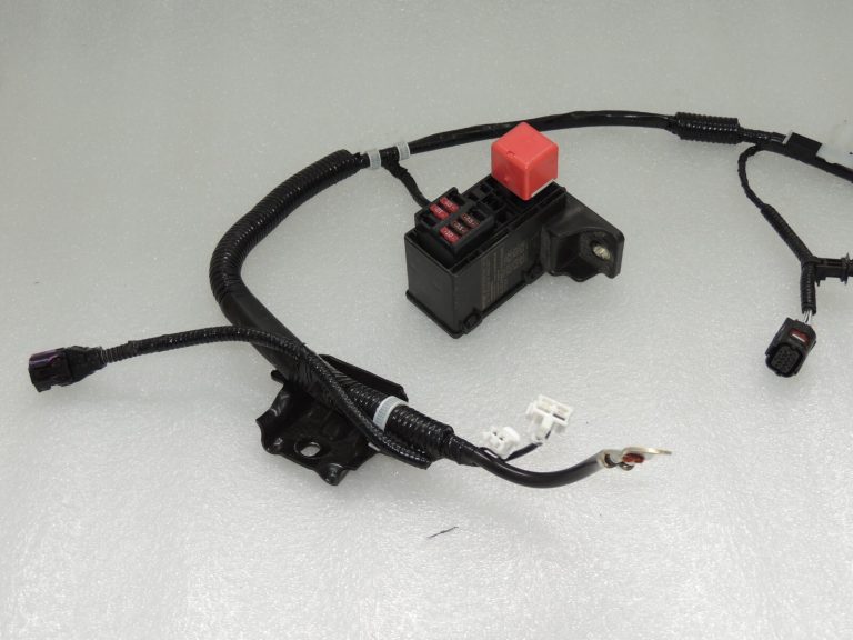 Toyota Yaris IV 1.5 HEV 68kW Interjera apakšējā elektroinstalācija 82161K0A40