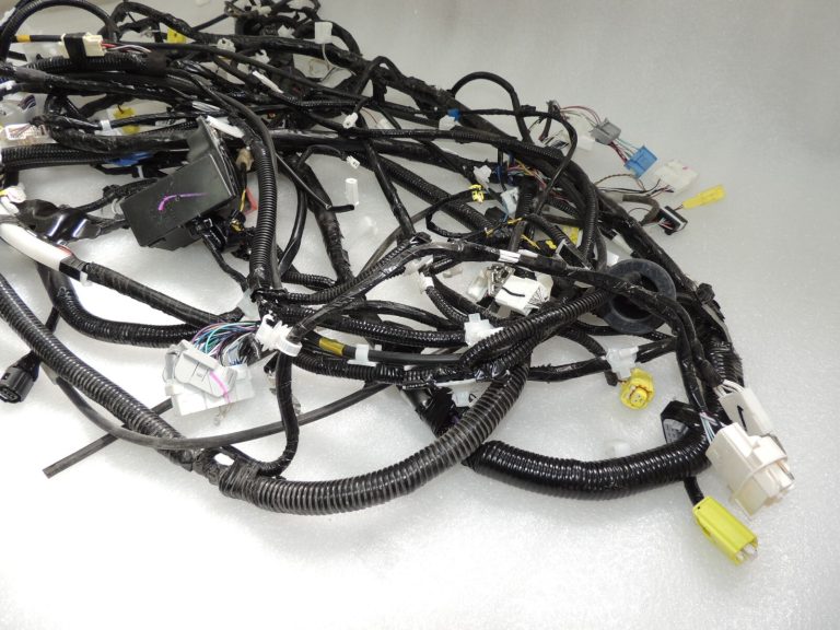 Toyota Yaris IV 1.5 HEV 68kW Interjera apakšējā elektroinstalācija 82161K0A40