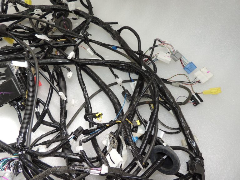 Toyota Yaris IV 1.5 HEV 68kW Interjera apakšējā elektroinstalācija 82161K0A40