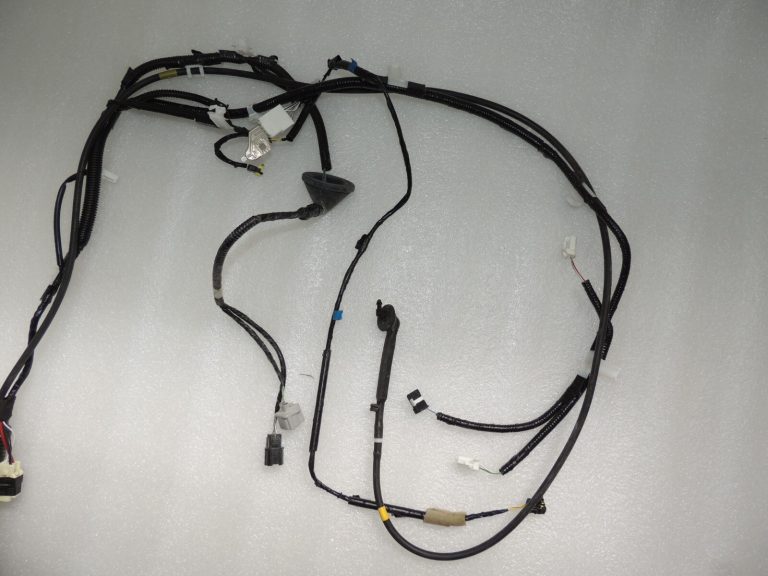 Toyota Yaris IV 1.5 HEV 68kW Interjera apakšējā elektroinstalācija 82161K0A40