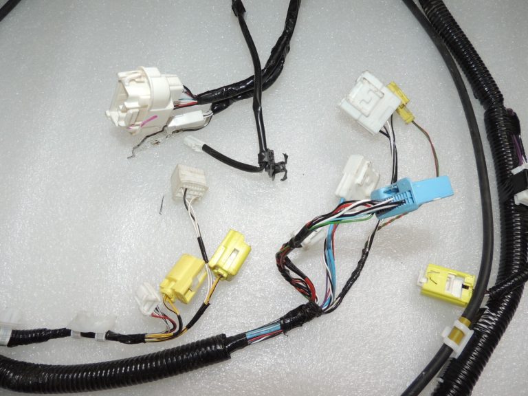 Toyota Yaris IV 1.5 HEV 68kW Interjera apakšējā elektroinstalācija 82161K0A40