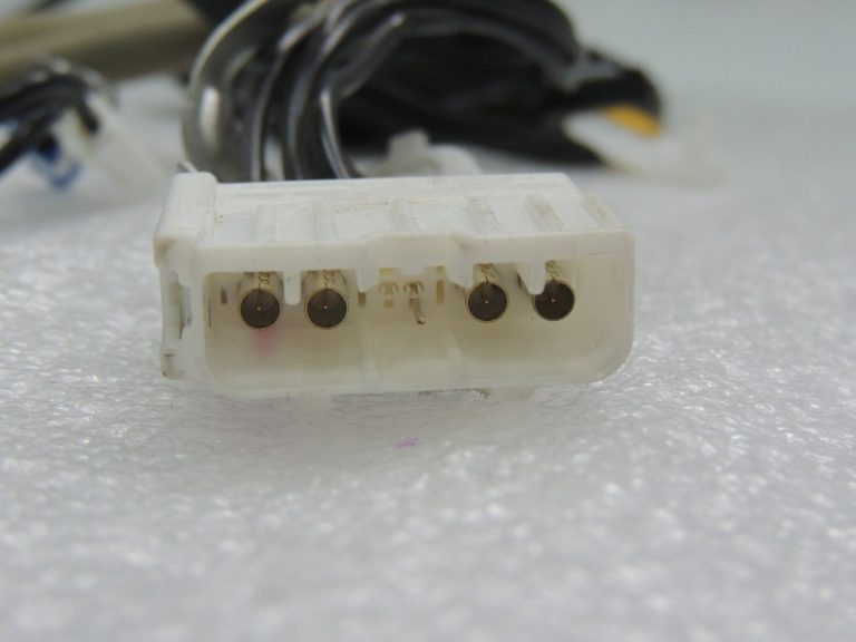 Toyota Yaris IV 1.5 HEV 68kW vadu instalācijas antena 86101K0500