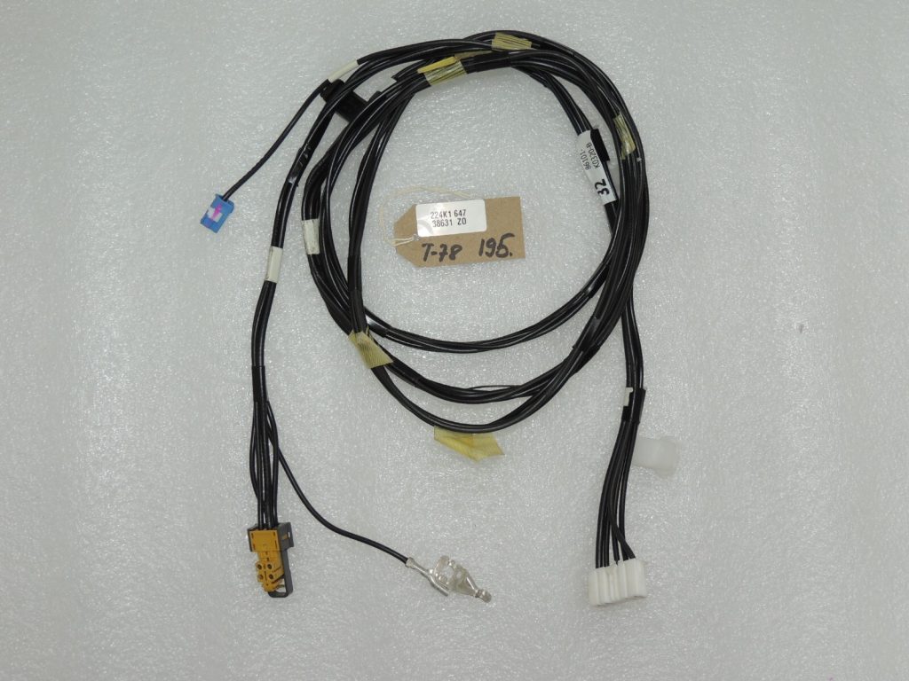 Toyota Yaris IV 1.5 HEV 68kW Antenna wiring harness 86101K0320