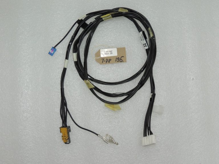 Toyota Yaris IV 1.5 HEV 68kW antenas vadu instalācija 86101K0320