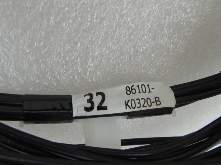 Toyota Yaris IV 1.5 HEV 68kW antenas vadu instalācija 86101K0320