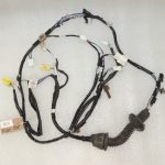 Toyota Yaris IV 1.5 HEV 68kW Durvju elektroinstalācijas instalācija priekšējā labā 82151K0060