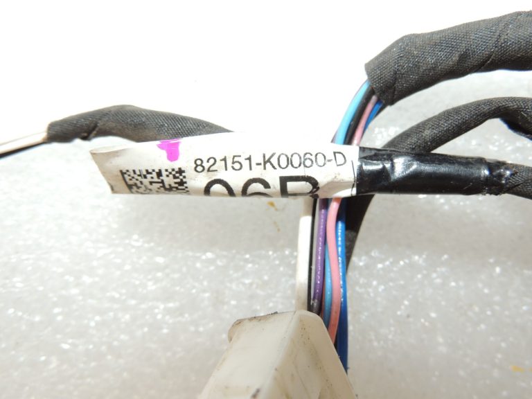 Toyota Yaris IV 1.5 HEV 68kW Durvju elektroinstalācijas instalācija priekšējā labā 82151K0060