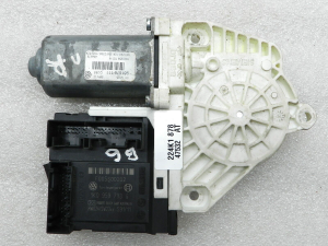 VW Passat Golf Logu regulatora motors priekšējais kreisais