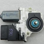 VW Tiguan oriģināls aizmugurējā kreisā loga motors