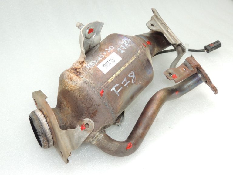 Toyota Yaris IV 1.5 HEV 68kW M15AFXE Katalizators ar lambda sensoru 17140F3010