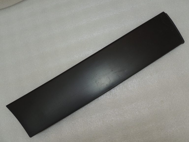 Suzuki SX4 S-CROSS Aizmugurējā labās puses durvju līstes 7753-061M00-5PK