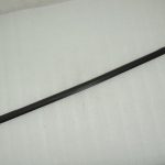 Ford Focus III Melns melns aizmugurējā labā durvju loga blīvējums 1864245