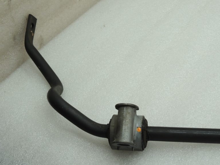 Oriģinālā Mercedes W205 sedana aizmugurējās ass stabilizatora vērpes stienis A2053260165