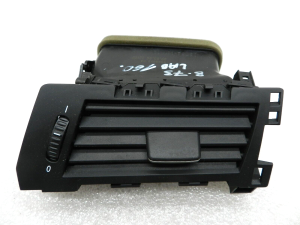 BMW 5 E60 Oriģinālā gaisa ventilācijas sistēma labajā pusē 64226949303