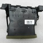 BMW 5 E60 Oriģinālā gaisa ventilācijas sistēma labajā pusē 64226949303