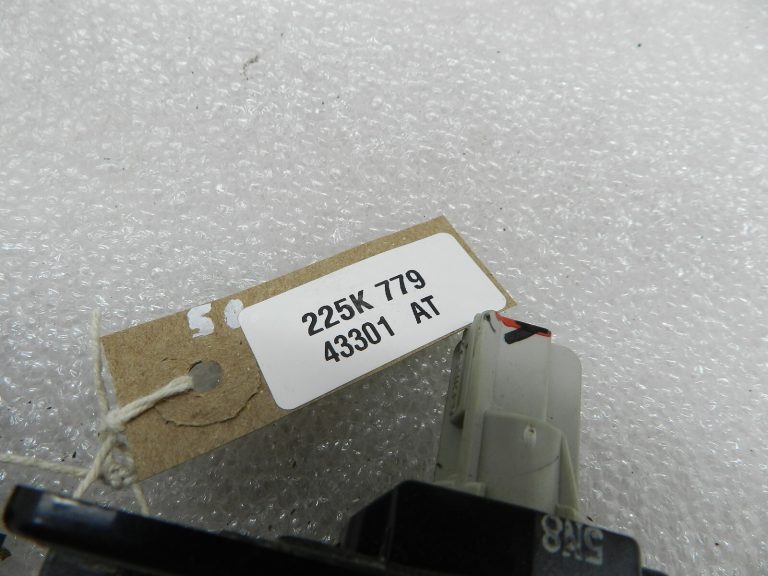 Nissan X-Trail oriģinālo numura zīmes apgaismojuma komplekts 265108990B