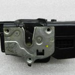 Chevrolet Captiva oriģinālā durvju slēdzene priekšējā labajā pusē 94551317
