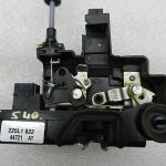 Chevrolet Captiva oriģinālā aizmugurējo kreiso durvju slēdzene