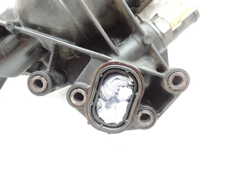 Opel Vivaro B Renault Trafic III R9M Eļļas filtra korpuss Eļļas dzesētājs 95517861