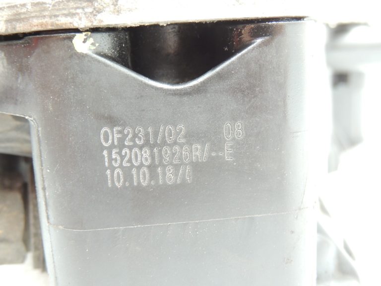Opel Vivaro B Renault Trafic III R9M Eļļas filtra korpuss Eļļas dzesētājs 95517861