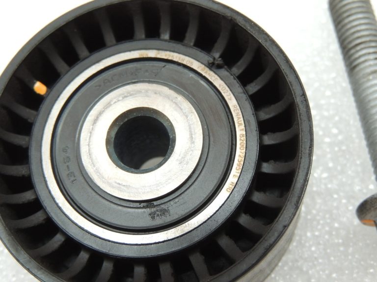 Opel Vivaro B Renault Trafic III R9M Siksnas spriegotājs 95517901