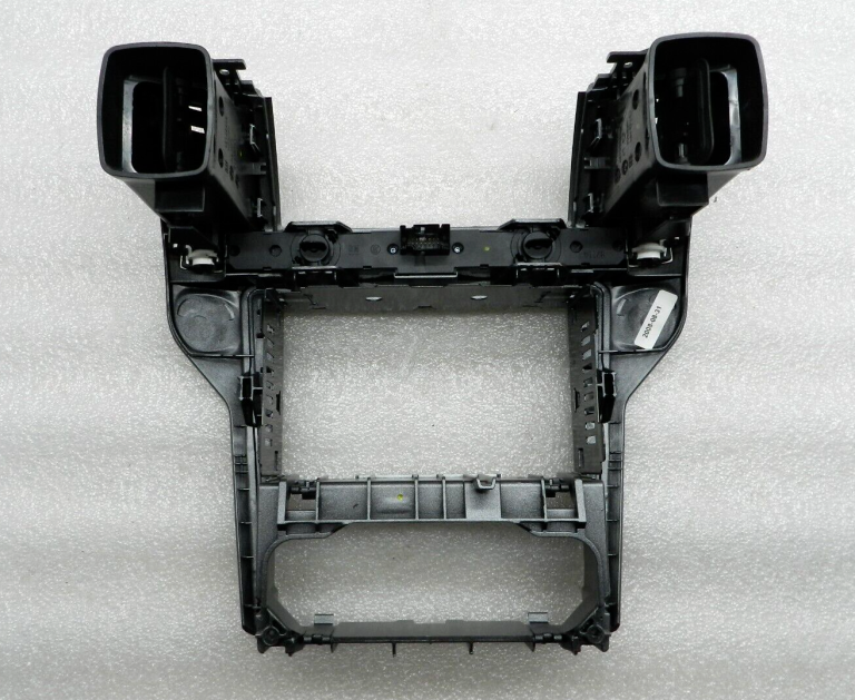 Opel Zafira B oriģināls radio paneļa centrālās konsoles ventilācijas atveres