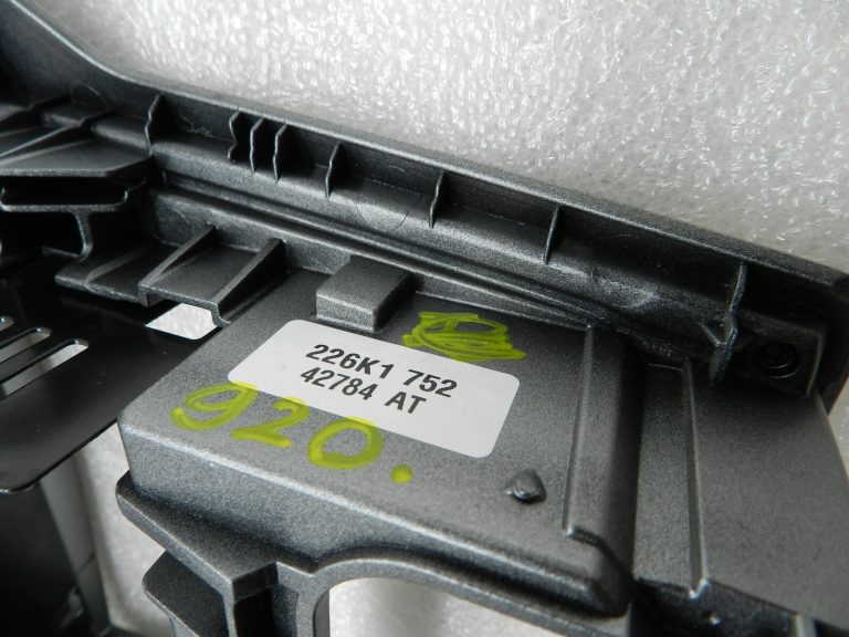 Opel Zafira B oriģināls radio paneļa centrālās konsoles ventilācijas atveres