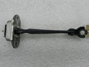 Nissan X-trail T31 oriģinālais durvju stiprinājums aizmugurējais kreisais 82430JG000