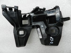 VW Passat B8 Kronšteina vadotne aizmugurējā bampera kreisajā pusē 3g9807483a