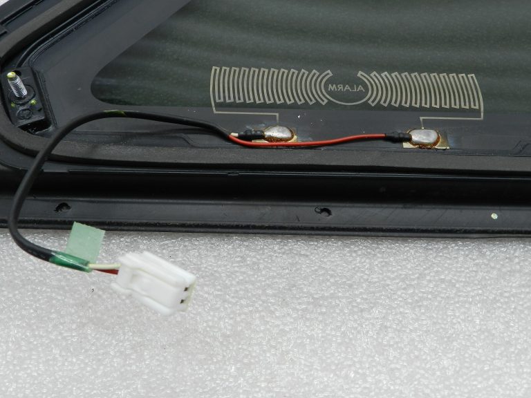 Opel Antara oriģinālais aizmugurējais kreisais trīsstūrveida vējstikls 25860805
