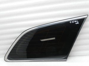 Toyota Avensis T27 Aizmugurējā dubļusarga stikls aizmugurējā labajā pusē 6271005080