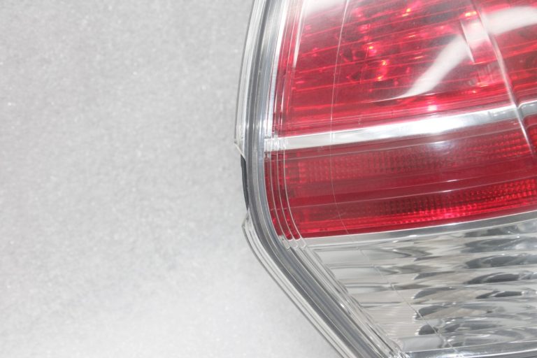 Oriģinālais 2013-2017 Nissan X-Trail T32 kombinētais aizmugurējais lukturis 265504CA0B, 265504CA0C