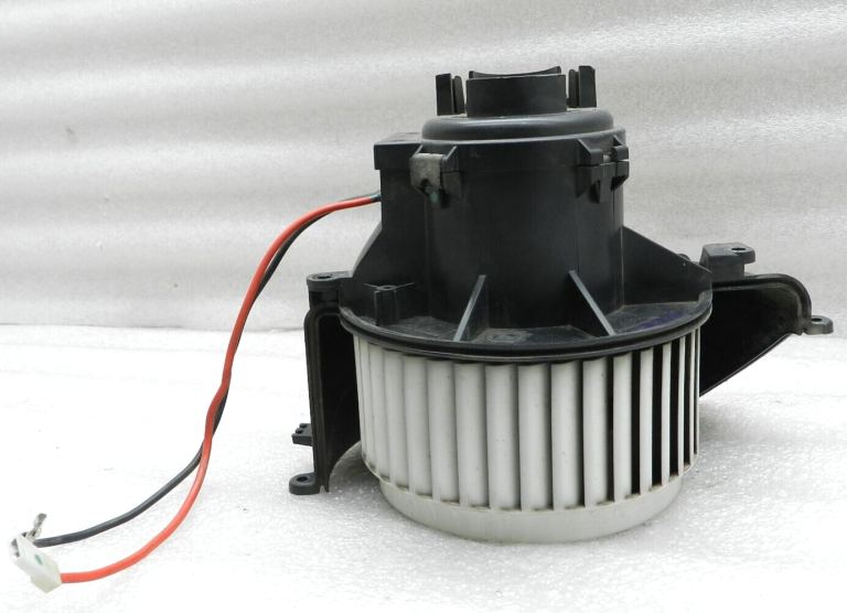 Opel Astra H oriģinālais sildītāja ventilators 93181056