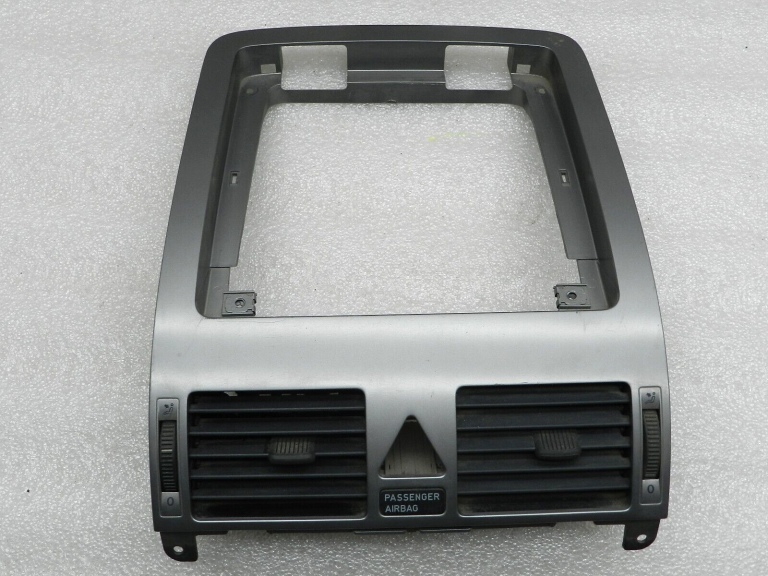 Volkswagen Touran Oriģinālā centrālā paneļa ventilācijas atveres pelēkas krāsas