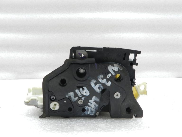 VW Passat 3C B7 Oriģinālā durvju slēdzene aizmugurējā labā 3C4839016A
