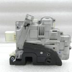 VW Passat 3C B7 Oriģinālā durvju slēdzene aizmugurējā labā 3C4839016A