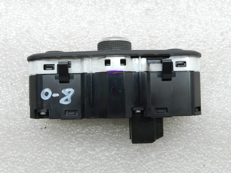 Opel Insignia B oriģinālais gaismas slēdzis 84215920