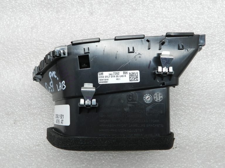 Opel Insignia B oriģinālā ventilācijas atvere labajā pusē 39017262