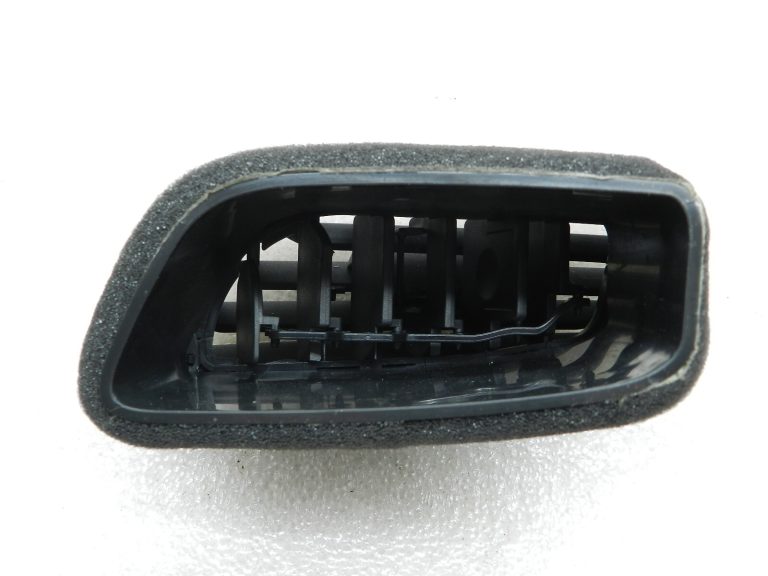 Opel Insignia B oriģinālā ventilācijas atvere labajā pusē 39017262