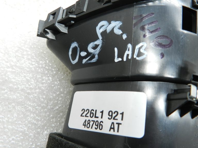 Opel Insignia B oriģinālā ventilācijas atvere labajā pusē 39017262