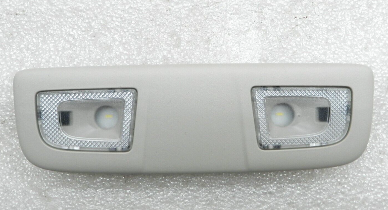 Opel Insignia B Oriģināls aizmugurējais salona apgaismojums 39114117