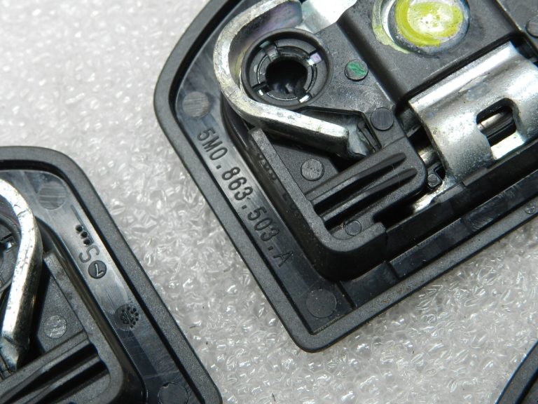 Volkswagen Skoda Volkswagen Skoda Oriģinālais cilpu turētāja montāžas komplekts